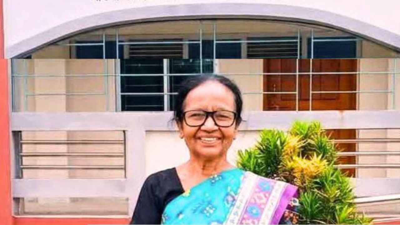 গোপালগঞ্জের রেখা রানী ওঝার জীবনে বিয়ে নয় মেয়েদের শিক্ষা জীবন উৎসর্গ অনন্য দৃষ্টান্ত