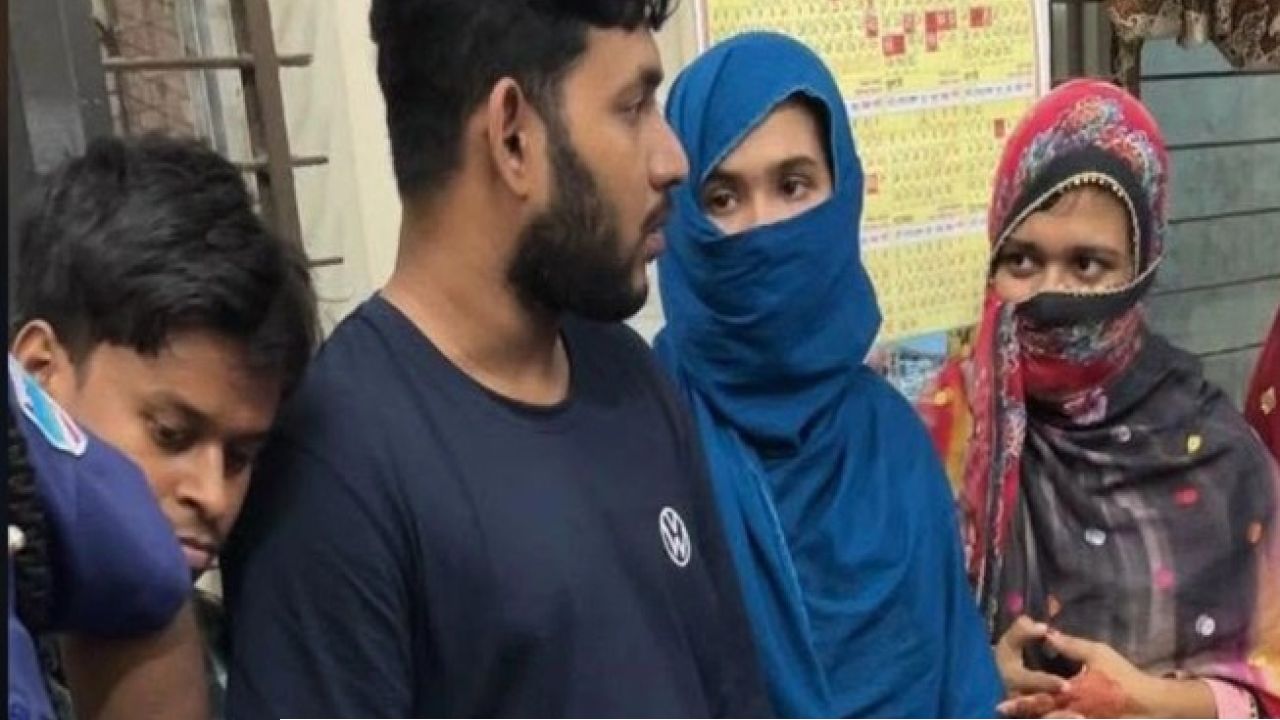 অনলাইন জুয়া পরিচালনার অভিযোগে যশোরে ৪ জন আটক