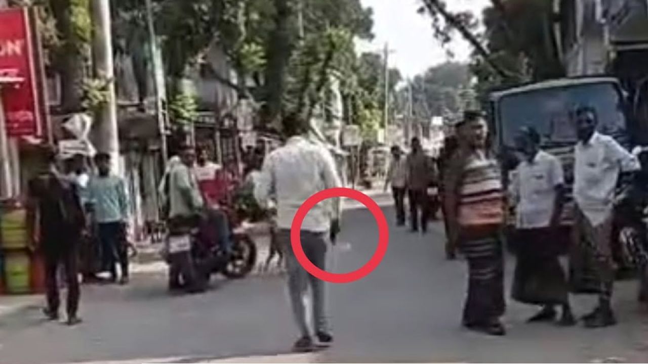 যশোরের শার্শায় প্রকাশ্যে পিস্তল প্রদর্শনের অভিযোগ, এলাকায় আতঙ্ক থানায় জিডি