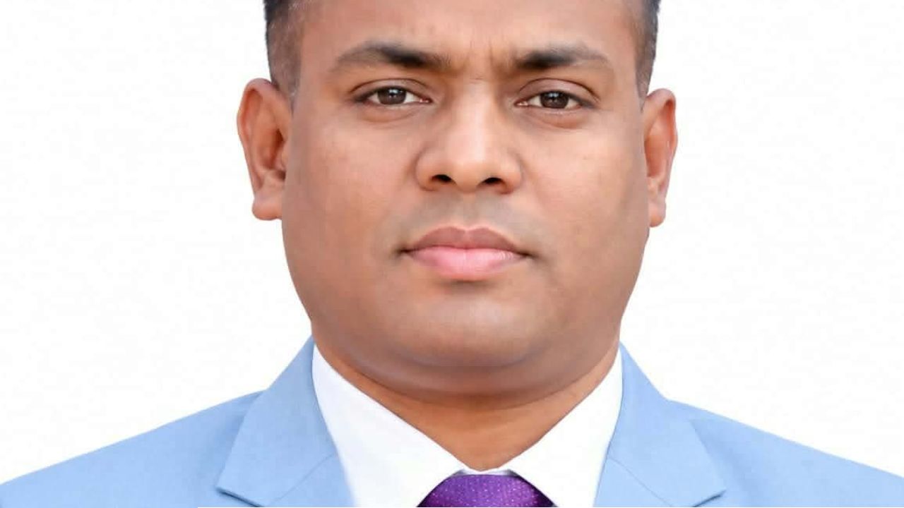 এমপির বক্তব্যের শেষে ইউএনওর হাততালি, নিজেকে দাবি করলেন বিএনপির লিডার